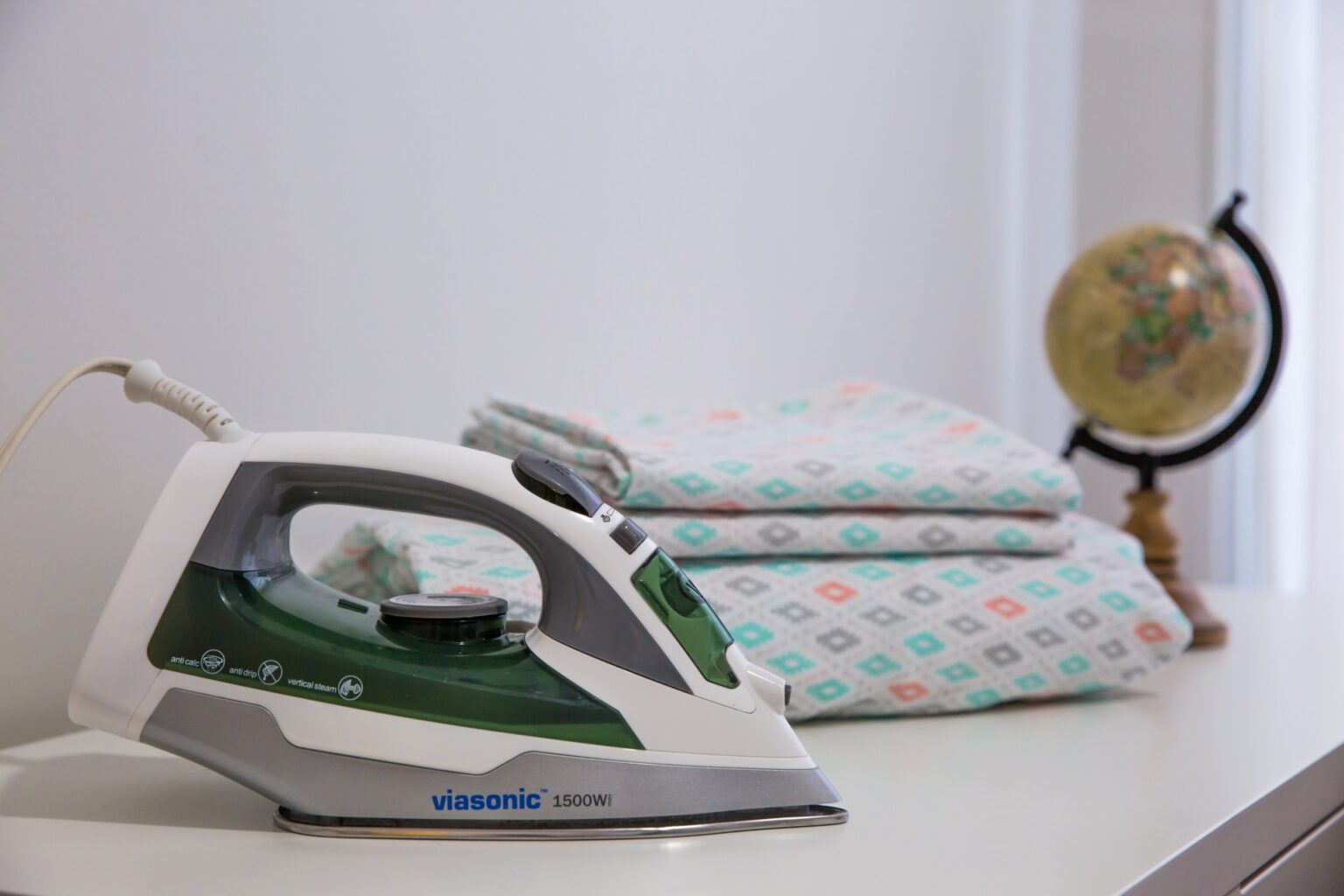 Best Soleplate Types for Steam Irons 2023 Comparison Guide